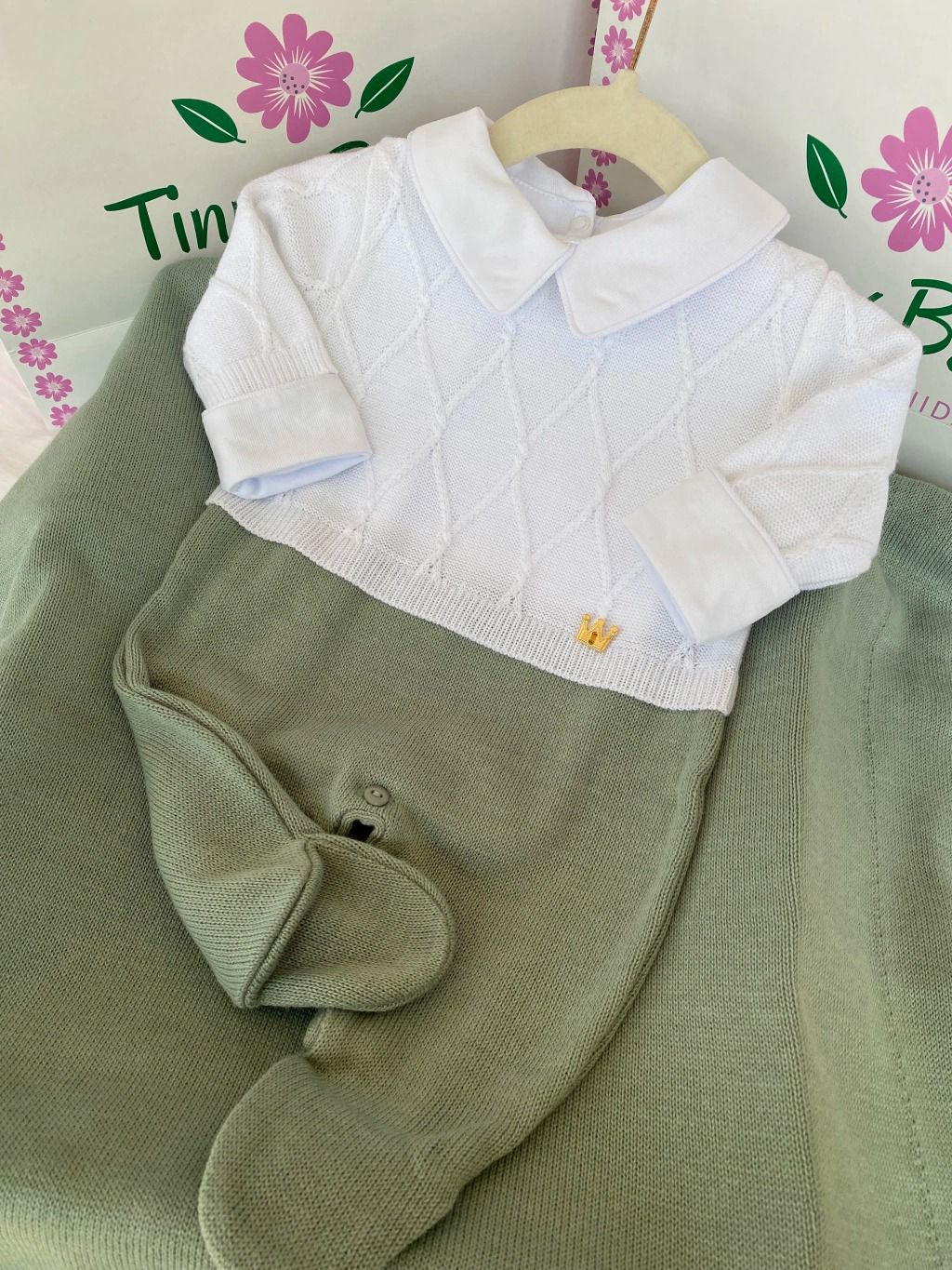 Kit Saída Maternidade Personalizável Completa Branco + Verde Oliva | Personalize Com o Nome do Seu Príncipe